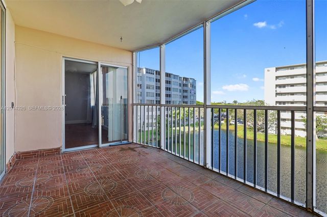 1770 NE 191st St 411-1, Miami, FL 33179
