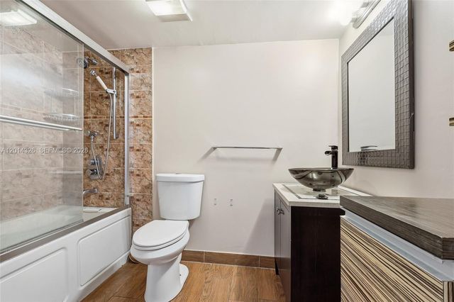 1770 NE 191st St 411-1, Miami, FL 33179