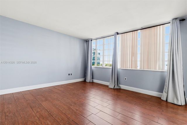 1770 NE 191st St 411-1, Miami, FL 33179