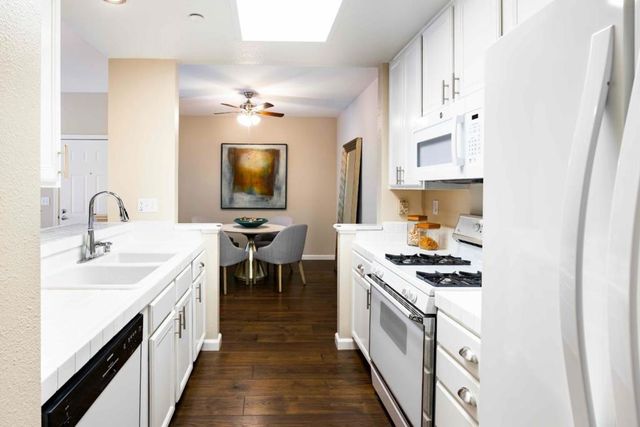 605 Arcadia Terrace 104, Sunnyvale, CA 94085