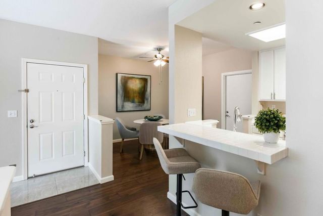 605 Arcadia Terrace 104, Sunnyvale, CA 94085