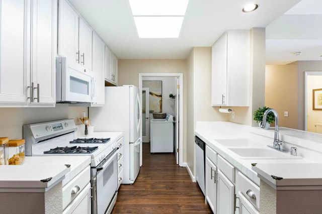 605 Arcadia Terrace 104, Sunnyvale, CA 94085
