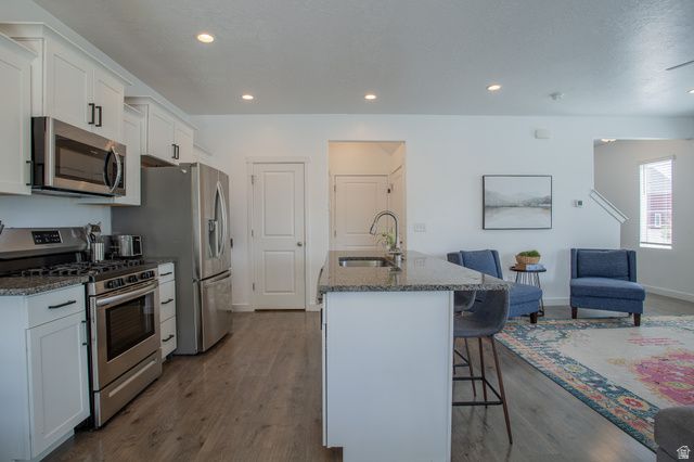 469 S SCHOOL HOUSE RD, Saratoga Springs, UT 84045