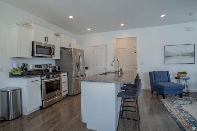 469 S SCHOOL HOUSE RD, Saratoga Springs, UT 84045