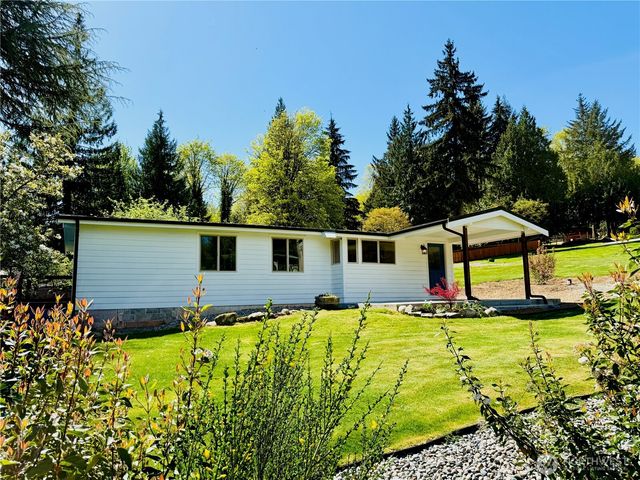 477 W Lake Samish Drive, Bellingham, WA 98229