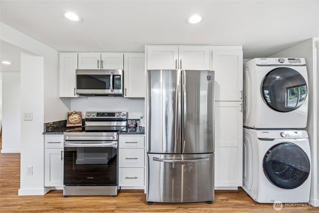 477 W Lake Samish Drive, Bellingham, WA 98229