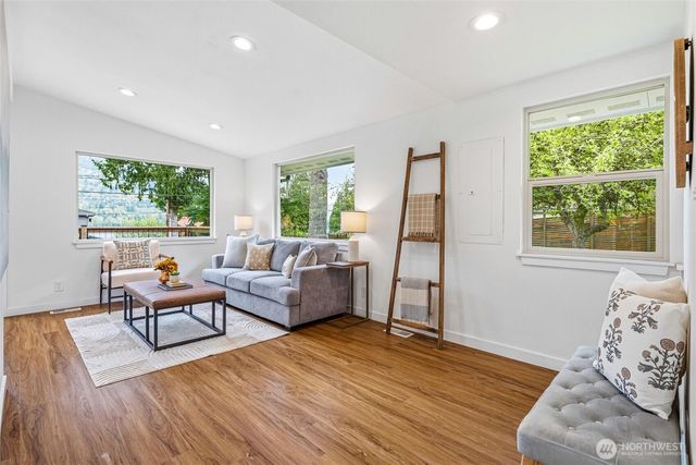 477 W Lake Samish Drive, Bellingham, WA 98229