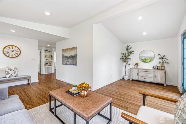 477 W Lake Samish Drive, Bellingham, WA 98229