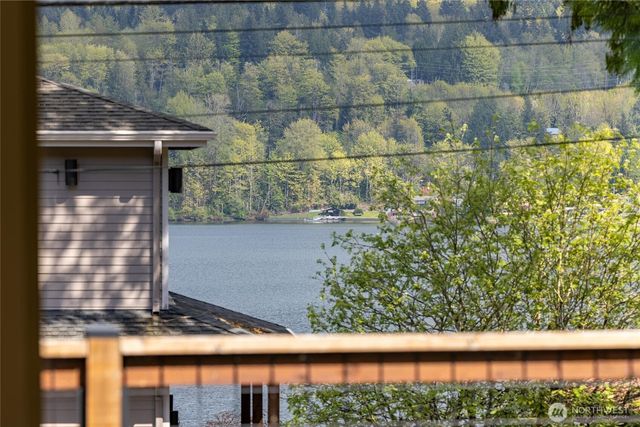 477 W Lake Samish Drive, Bellingham, WA 98229