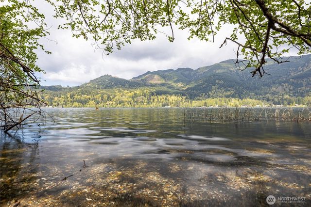 477 W Lake Samish Drive, Bellingham, WA 98229