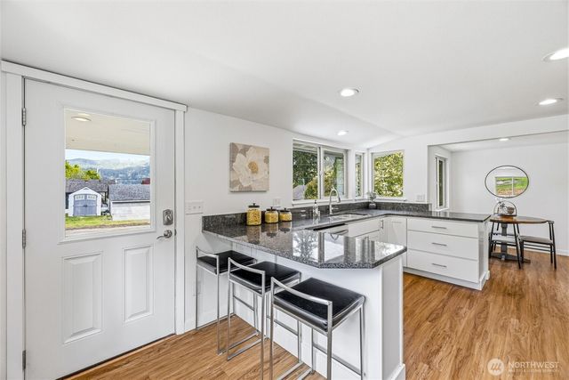 477 W Lake Samish Drive, Bellingham, WA 98229