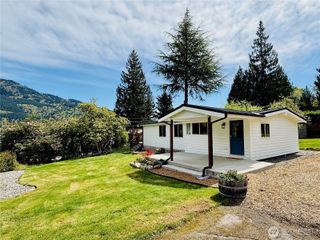 477 W Lake Samish Drive, Bellingham, WA 98229