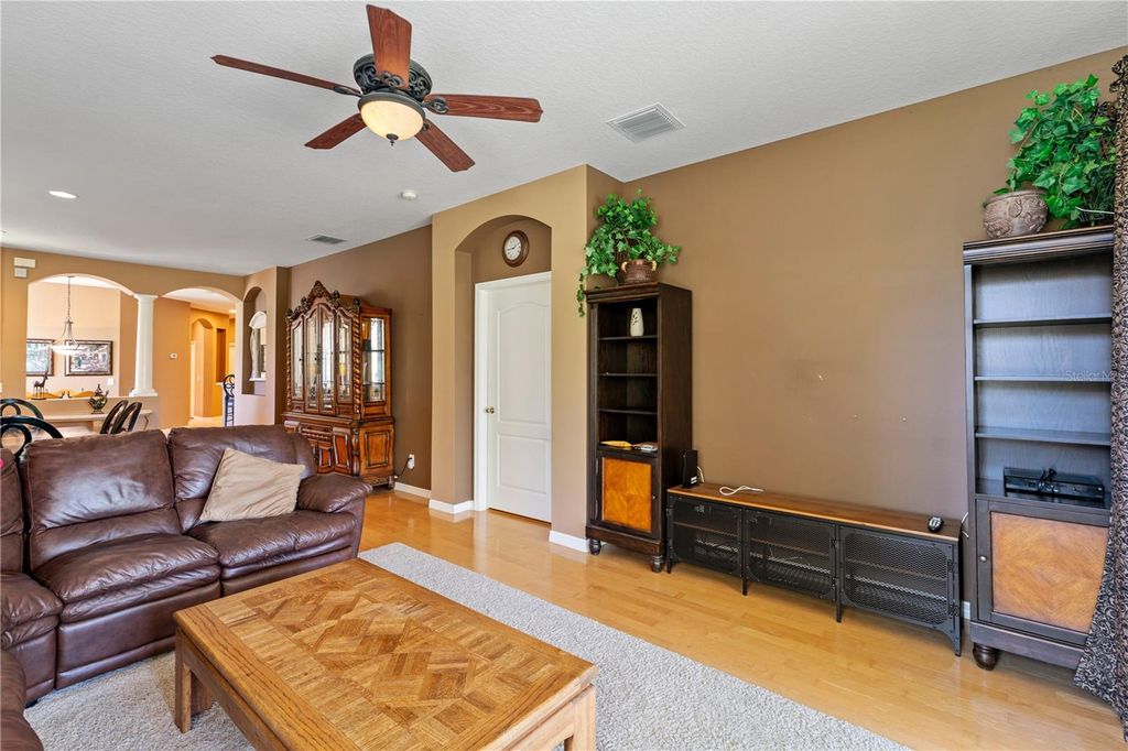 Image 9 of property listing at 19182 LAKE AUDUBON DRIVE, Tampa, FL 33647