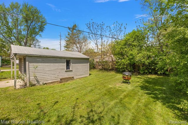 561 Bennett Avenue, Ferndale, MI 48220