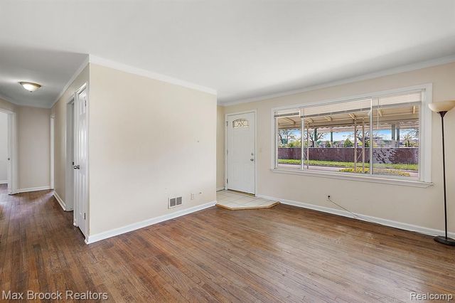 561 Bennett Avenue, Ferndale, MI 48220