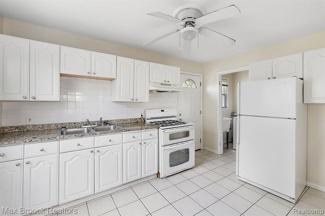 561 Bennett Avenue, Ferndale, MI 48220