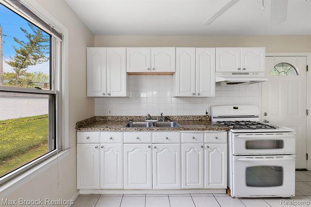 561 Bennett Avenue, Ferndale, MI 48220