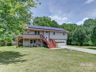 14 Spring Lake Drive, Fletcher, NC 28732
