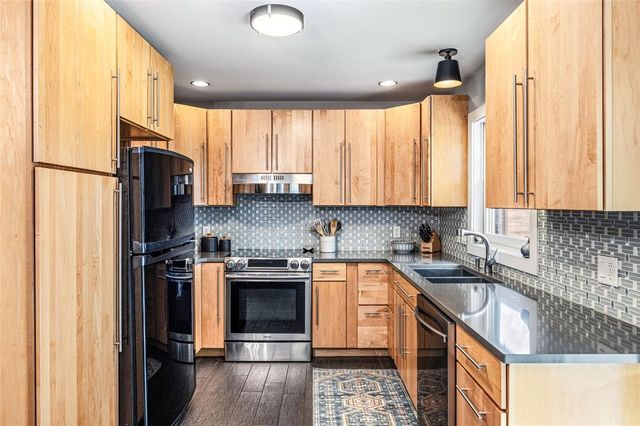 3445 Nimitz St, Eau Claire, WI 54701