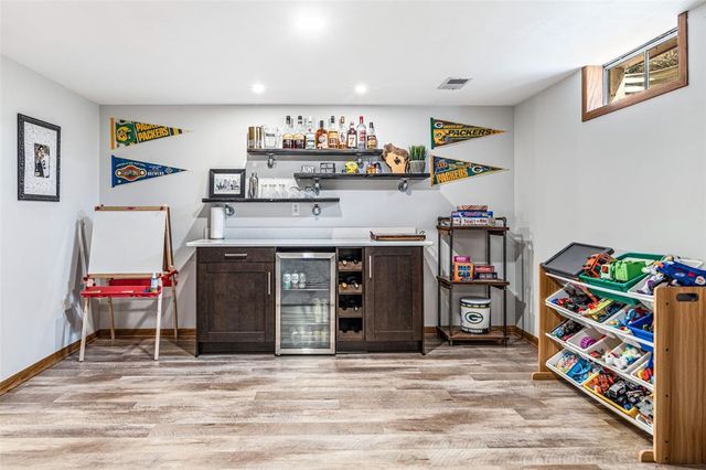 3445 Nimitz St, Eau Claire, WI 54701