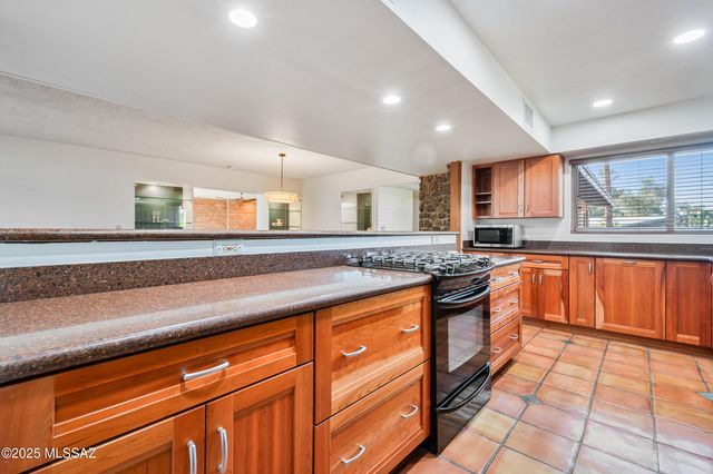 5720 E 7th Street, Tucson, AZ 85711