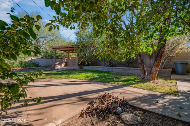 5720 E 7th Street, Tucson, AZ 85711