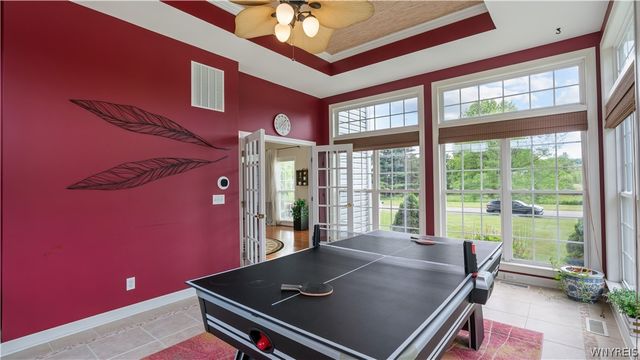 17 Graystone Lane, Orchard Park, NY 14127