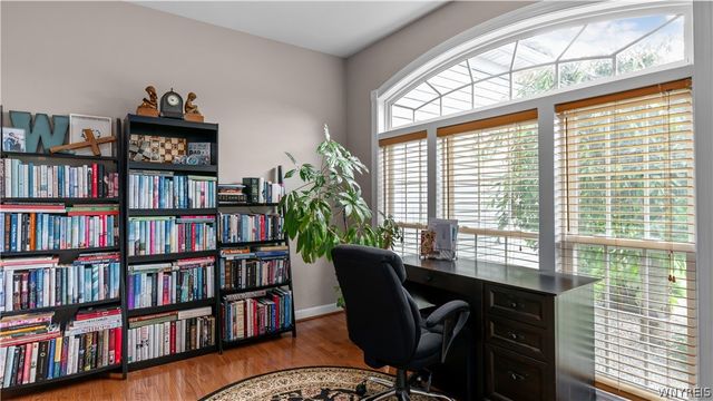 17 Graystone Lane, Orchard Park, NY 14127