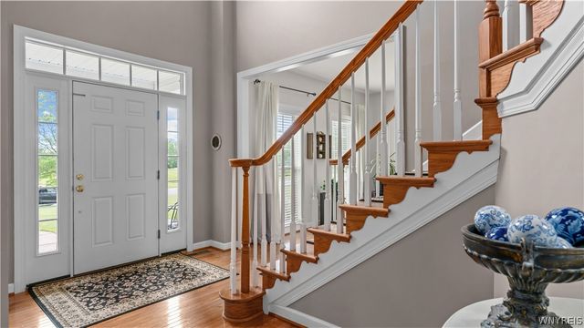 17 Graystone Lane, Orchard Park, NY 14127
