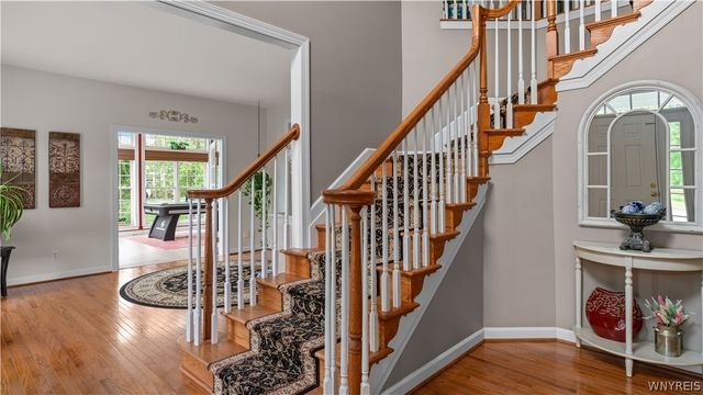 17 Graystone Lane, Orchard Park, NY 14127