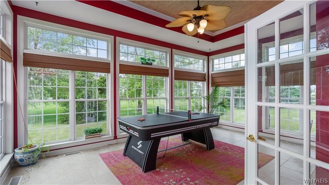 17 Graystone Lane, Orchard Park, NY 14127