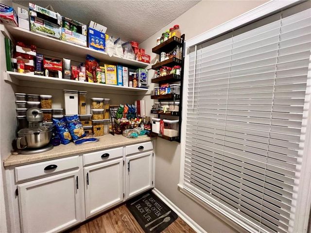 2513 NE Remington Court, Blue Springs, MO 64014