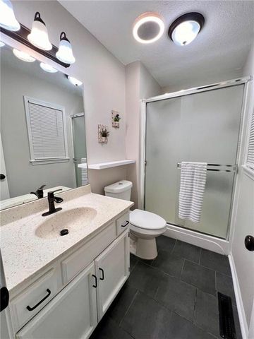 2513 NE Remington Court, Blue Springs, MO 64014