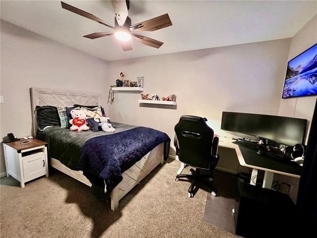 2513 NE Remington Court, Blue Springs, MO 64014