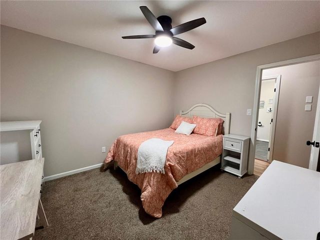 2513 NE Remington Court, Blue Springs, MO 64014