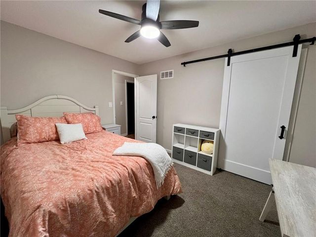 2513 NE Remington Court, Blue Springs, MO 64014