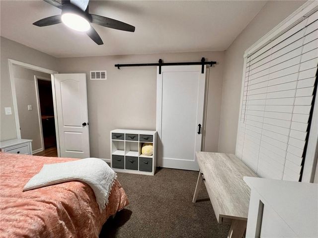 2513 NE Remington Court, Blue Springs, MO 64014