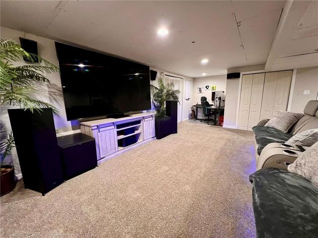 2513 NE Remington Court, Blue Springs, MO 64014