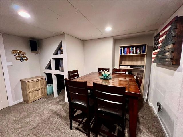 2513 NE Remington Court, Blue Springs, MO 64014