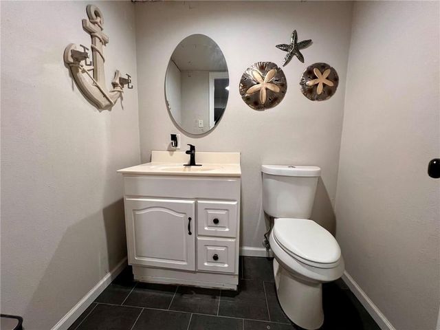 2513 NE Remington Court, Blue Springs, MO 64014