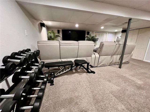 2513 NE Remington Court, Blue Springs, MO 64014