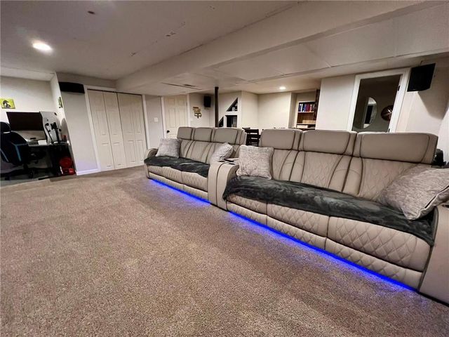 2513 NE Remington Court, Blue Springs, MO 64014