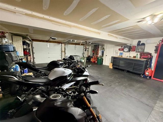 2513 NE Remington Court, Blue Springs, MO 64014