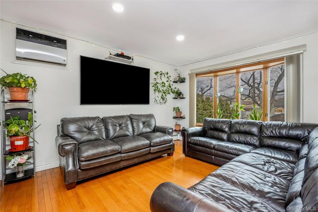 22 3rd Street, Ronkonkoma, NY 11779