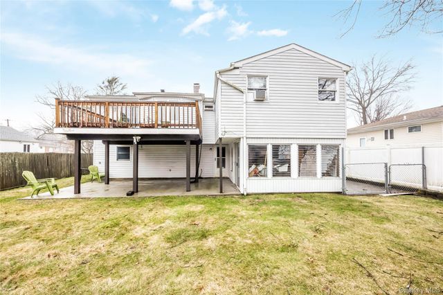 22 3rd Street, Ronkonkoma, NY 11779