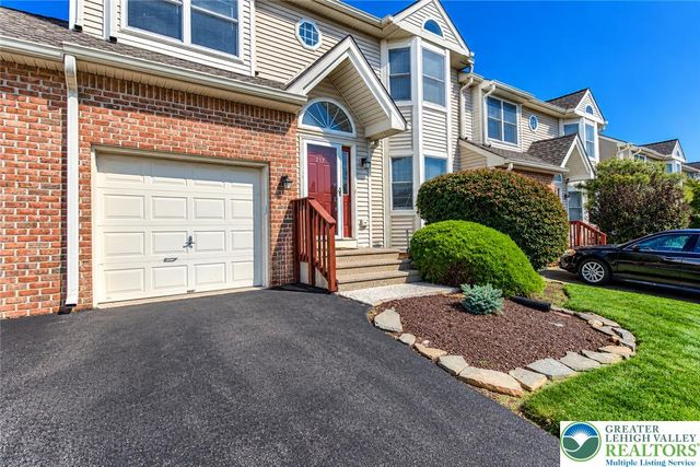 237 Ridings Circle, Macungie Boro, PA 18062