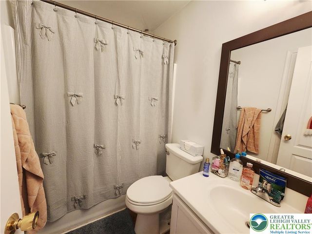 237 Ridings Circle, Macungie Boro, PA 18062