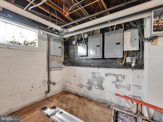 15 E ROSEVILLE RD, Lancaster, PA 17601