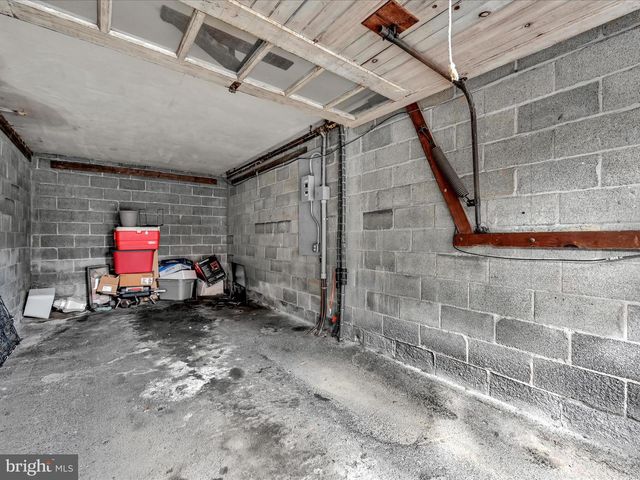 15 E ROSEVILLE RD, Lancaster, PA 17601