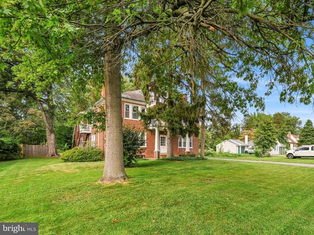 15 E ROSEVILLE RD, Lancaster, PA 17601